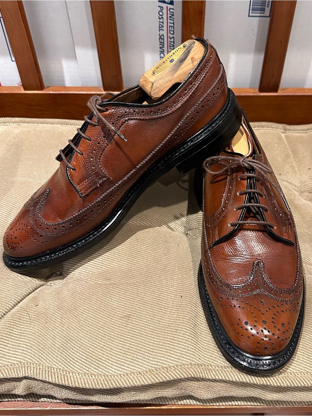 JC Penny 1970 Vintage Men's Brown Leather Wingtip Dress Shoes.
